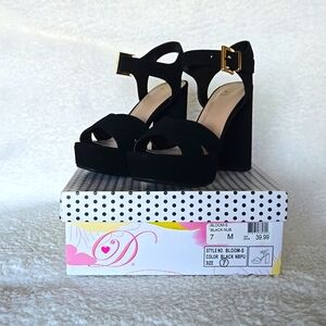 Delicious Shoes Bloom Black Platforms-Size 7